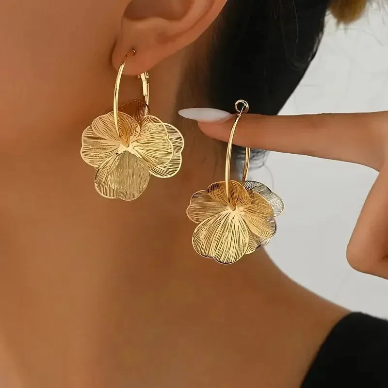Boucles d'Oreilles Créoles Fleur Dorées