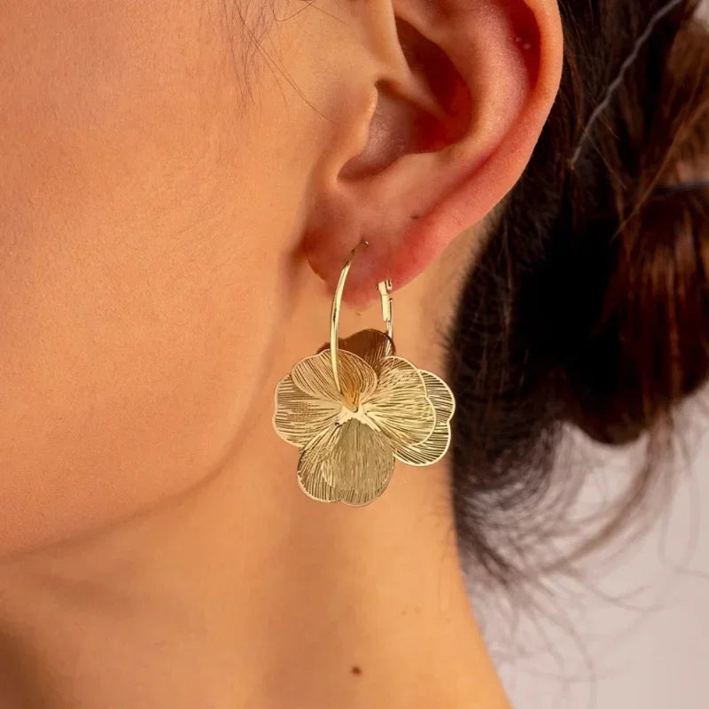 Boucles d'Oreilles Créoles Fleur Dorées