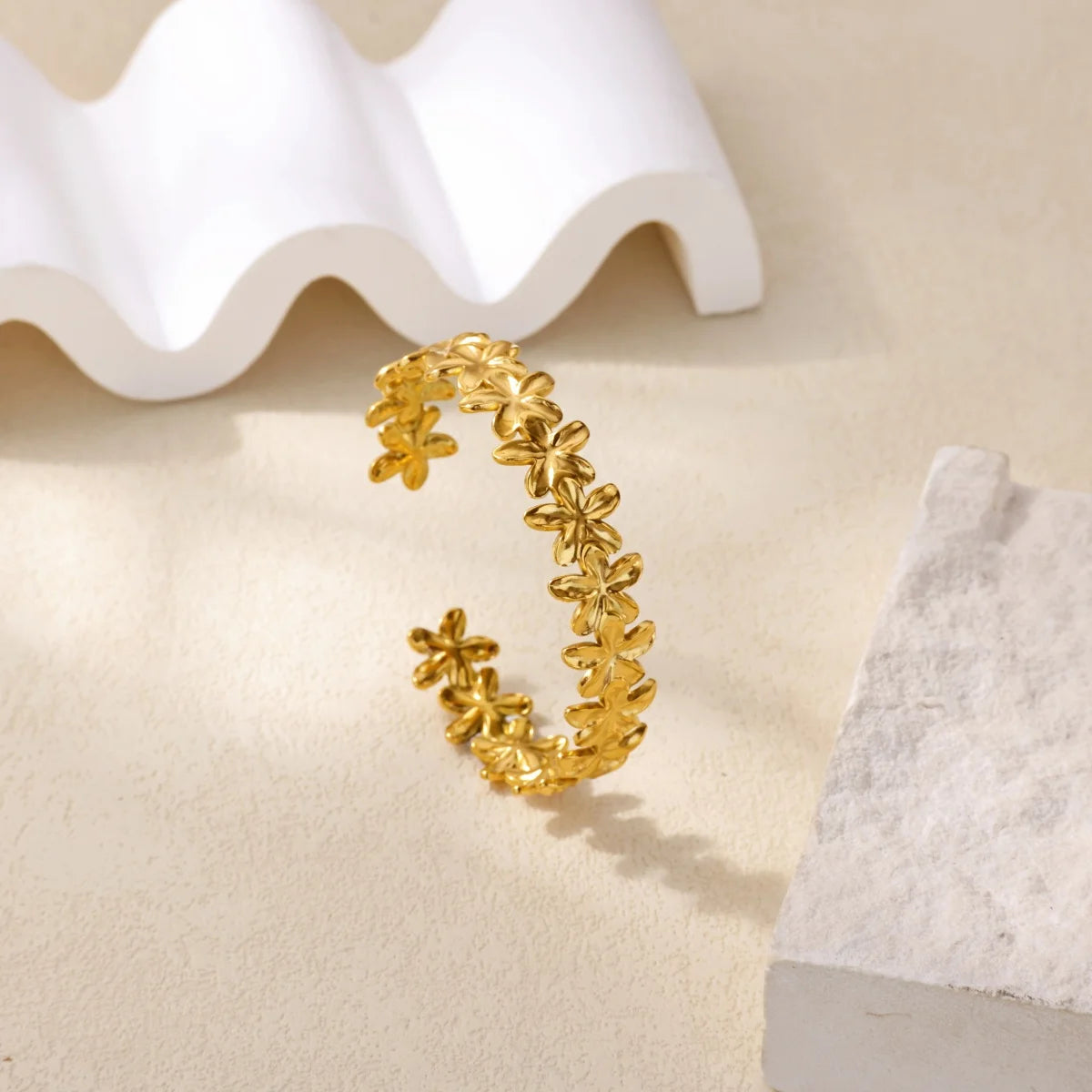 Bracelet Jonc Fleur Acier Doré