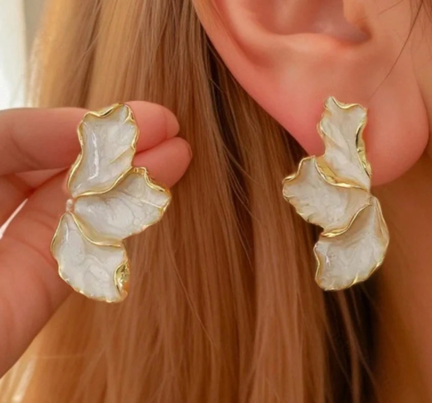 Boucles d'Oreilles Fleur Émail